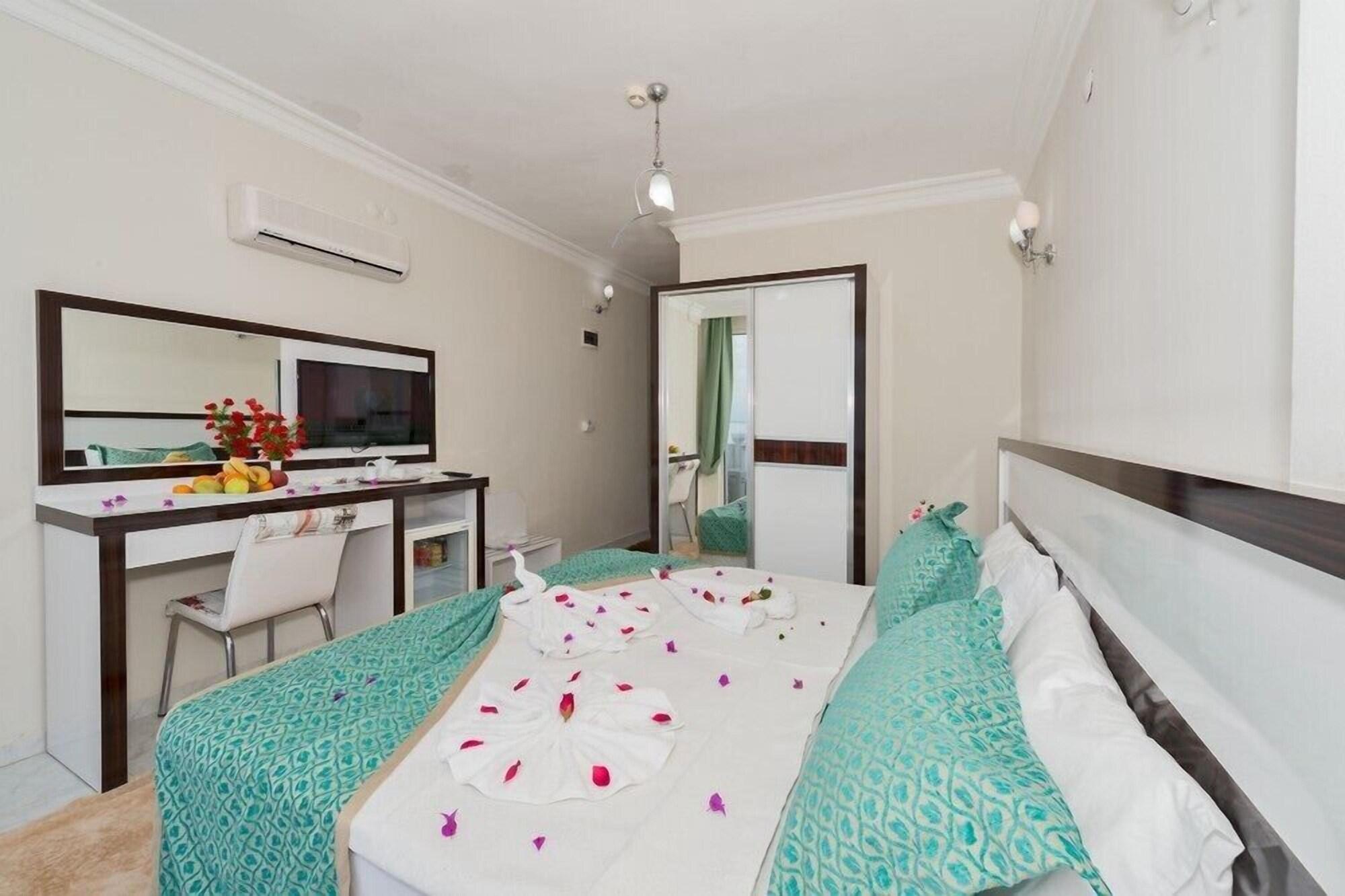 Otel Carpe Diem Gold Финике Экстерьер фото